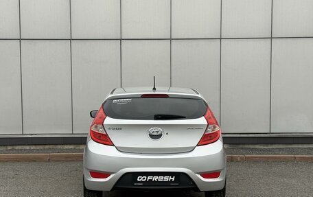 Hyundai Solaris II рестайлинг, 2012 год, 700 000 рублей, 3 фотография