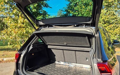 Volkswagen Tiguan II, 2017 год, 2 200 000 рублей, 10 фотография