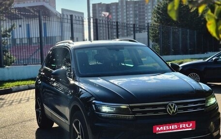 Volkswagen Tiguan II, 2017 год, 2 200 000 рублей, 4 фотография