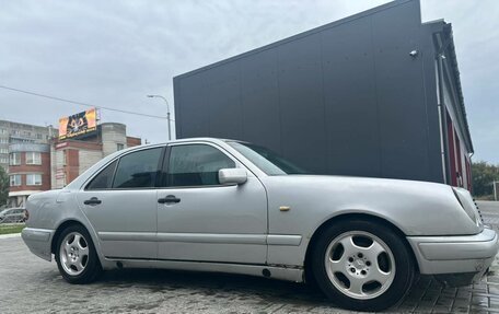 Mercedes-Benz E-Класс, 1998 год, 250 000 рублей, 3 фотография