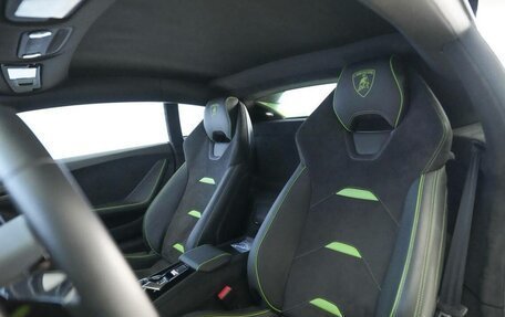 Lamborghini Huracán, 2023 год, 29 500 000 рублей, 9 фотография