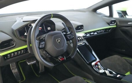 Lamborghini Huracán, 2023 год, 29 500 000 рублей, 11 фотография