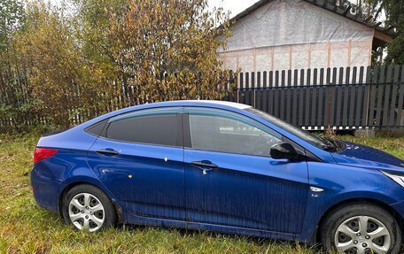 Hyundai Solaris II рестайлинг, 2011 год, 550 000 рублей, 3 фотография