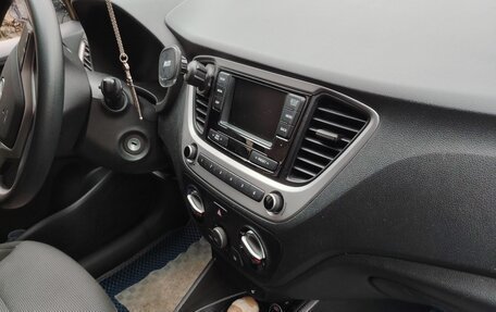 Hyundai Solaris II рестайлинг, 2018 год, 1 300 000 рублей, 8 фотография