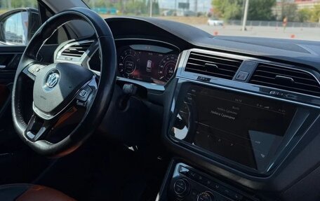 Volkswagen Tiguan II, 2017 год, 3 000 000 рублей, 15 фотография