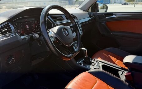 Volkswagen Tiguan II, 2017 год, 3 000 000 рублей, 12 фотография