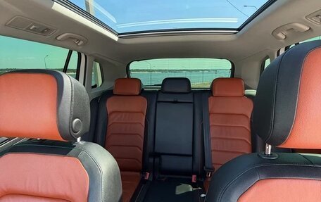 Volkswagen Tiguan II, 2017 год, 3 000 000 рублей, 13 фотография