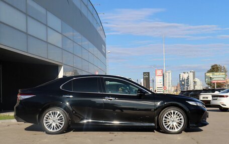 Toyota Camry, 2019 год, 2 890 000 рублей, 4 фотография