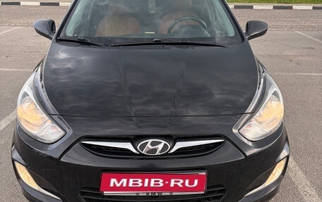 Hyundai Solaris II рестайлинг, 2013 год, 810 000 рублей, 1 фотография