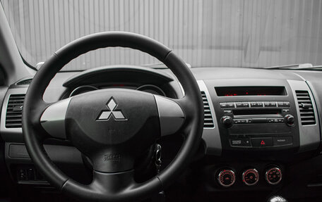 Mitsubishi Outlander III рестайлинг 3, 2009 год, 1 080 000 рублей, 13 фотография