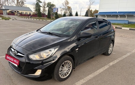 Hyundai Solaris II рестайлинг, 2013 год, 810 000 рублей, 2 фотография