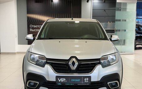 Renault Logan II, 2018 год, 735 000 рублей, 2 фотография