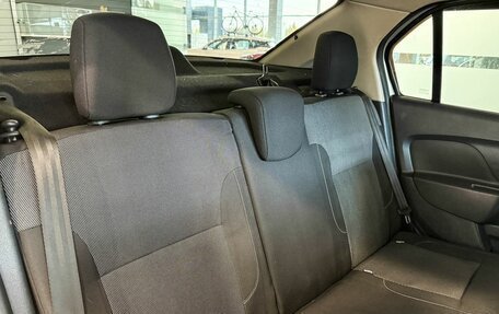 Renault Logan II, 2018 год, 735 000 рублей, 9 фотография