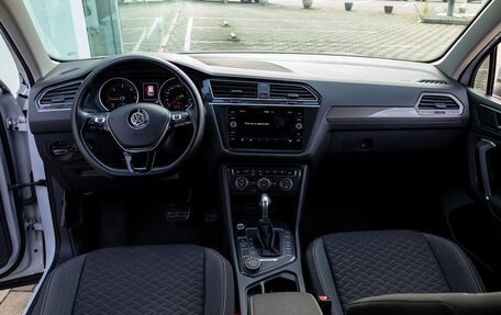 Volkswagen Tiguan II, 2018 год, 2 265 000 рублей, 16 фотография
