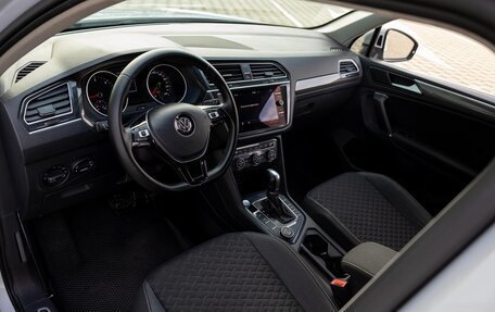 Volkswagen Tiguan II, 2018 год, 2 265 000 рублей, 13 фотография