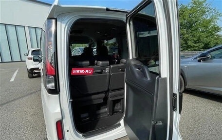 Honda Stepwgn IV, 2021 год, 2 255 000 рублей, 15 фотография
