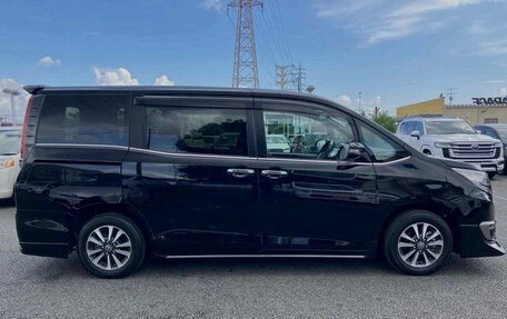 Toyota Esquire I, 2020 год, 1 815 000 рублей, 5 фотография
