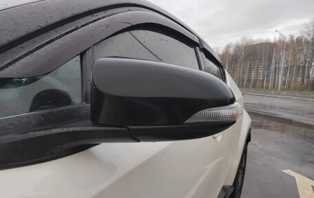 Toyota C-HR I рестайлинг, 2019 год, 2 599 000 рублей, 15 фотография