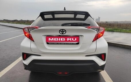 Toyota C-HR I рестайлинг, 2019 год, 2 599 000 рублей, 9 фотография
