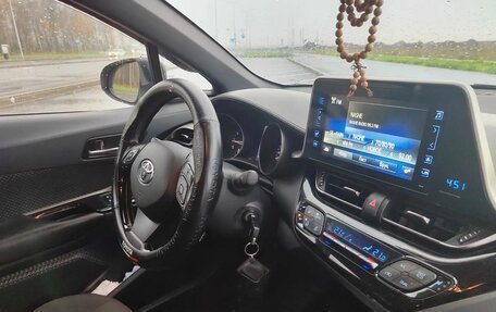 Toyota C-HR I рестайлинг, 2019 год, 2 599 000 рублей, 23 фотография