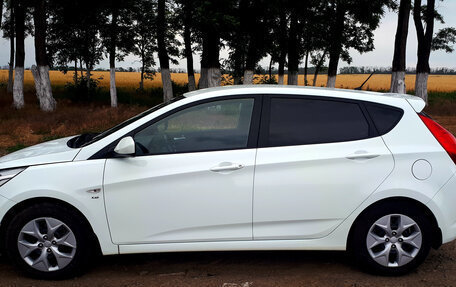 Hyundai Solaris II рестайлинг, 2014 год, 1 200 000 рублей, 2 фотография