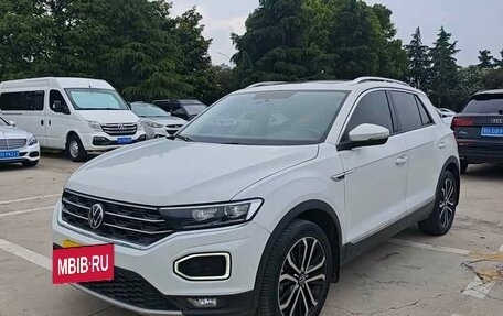 Volkswagen T-Roc I, 2022 год, 1 890 000 рублей, 3 фотография