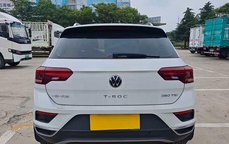 Volkswagen T-Roc I, 2022 год, 1 890 000 рублей, 5 фотография