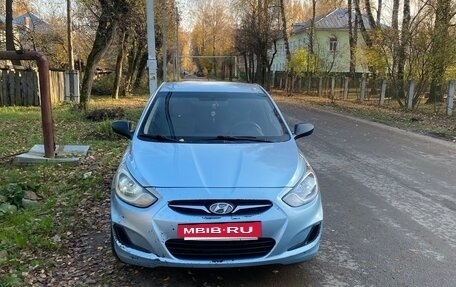 Hyundai Solaris II рестайлинг, 2011 год, 450 000 рублей, 3 фотография