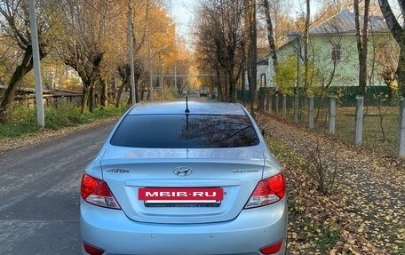 Hyundai Solaris II рестайлинг, 2011 год, 450 000 рублей, 2 фотография