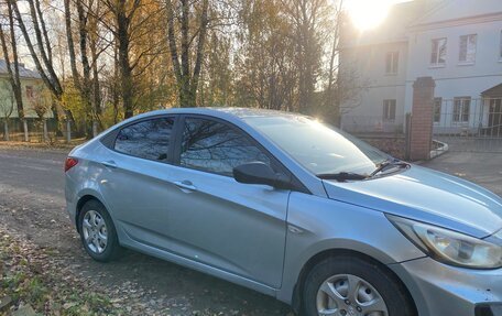 Hyundai Solaris II рестайлинг, 2011 год, 450 000 рублей, 4 фотография