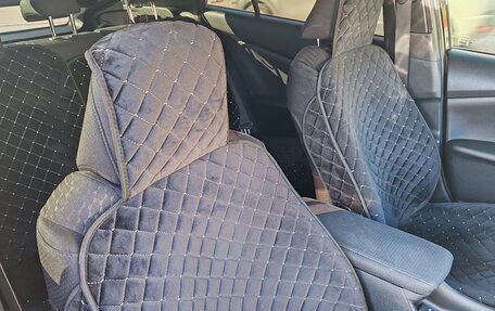 Toyota Prius IV XW50, 2016 год, 1 800 000 рублей, 6 фотография
