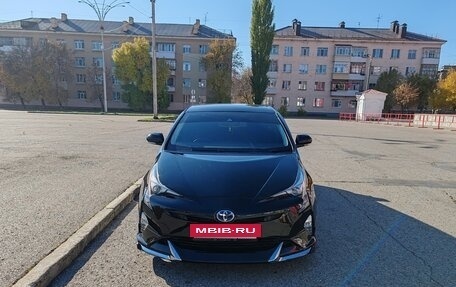 Toyota Prius IV XW50, 2016 год, 1 800 000 рублей, 3 фотография