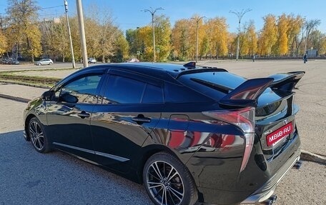 Toyota Prius IV XW50, 2016 год, 1 800 000 рублей, 4 фотография