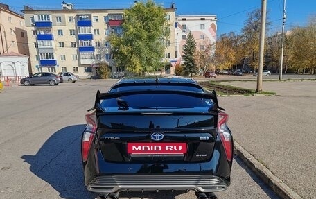 Toyota Prius IV XW50, 2016 год, 1 800 000 рублей, 5 фотография