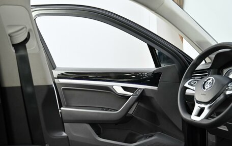 Volkswagen Touareg III, 2019 год, 4 945 000 рублей, 7 фотография