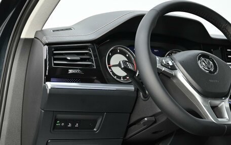 Volkswagen Touareg III, 2019 год, 4 945 000 рублей, 6 фотография