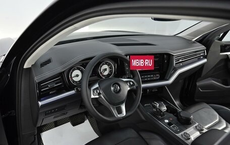 Volkswagen Touareg III, 2019 год, 4 945 000 рублей, 5 фотография