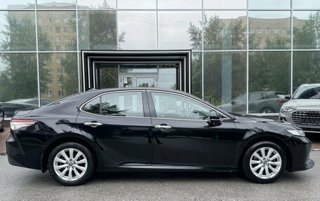 Toyota Camry, 2021 год, 2 199 000 рублей, 9 фотография