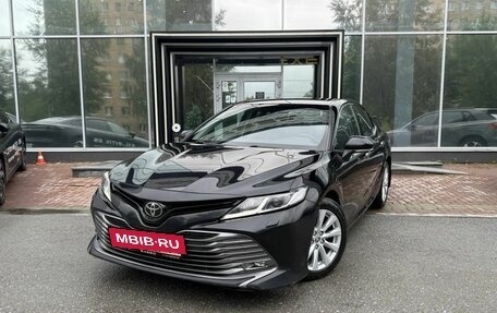 Toyota Camry, 2021 год, 2 199 000 рублей, 2 фотография