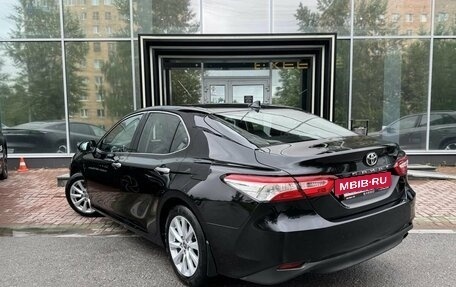 Toyota Camry, 2021 год, 2 199 000 рублей, 5 фотография