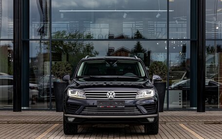 Volkswagen Touareg III, 2016 год, 2 495 000 рублей, 2 фотография