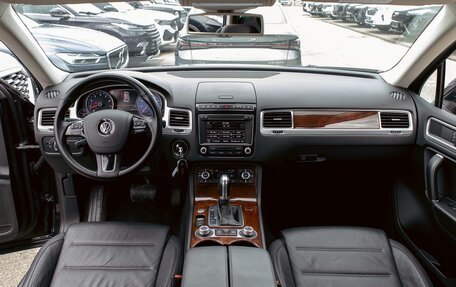 Volkswagen Touareg III, 2016 год, 2 495 000 рублей, 16 фотография