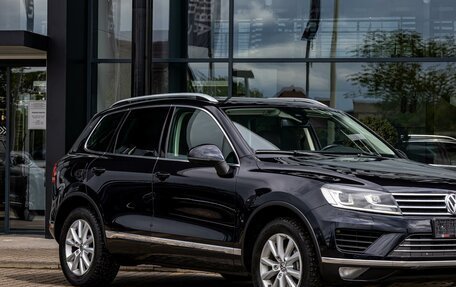 Volkswagen Touareg III, 2016 год, 2 495 000 рублей, 24 фотография