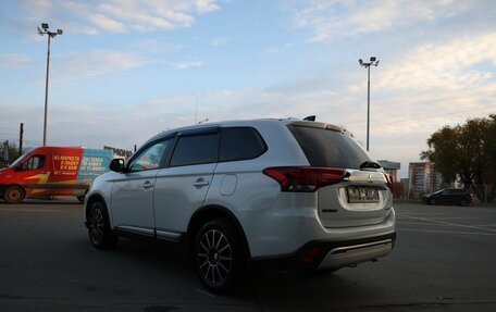 Mitsubishi Outlander III рестайлинг 3, 2019 год, 2 050 000 рублей, 7 фотография