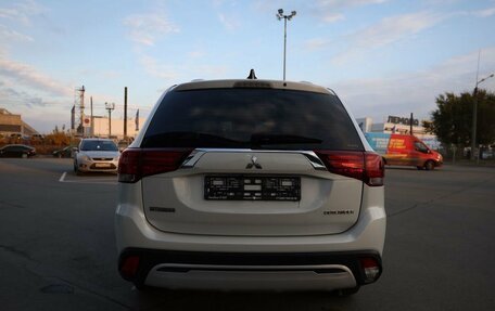 Mitsubishi Outlander III рестайлинг 3, 2019 год, 2 050 000 рублей, 6 фотография