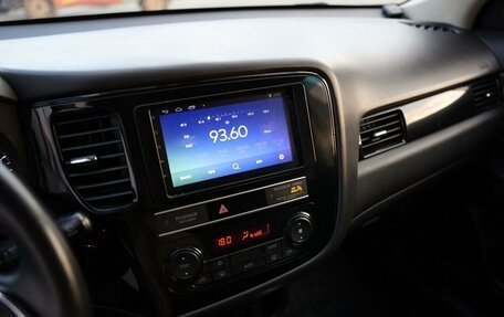 Mitsubishi Outlander III рестайлинг 3, 2019 год, 2 050 000 рублей, 11 фотография