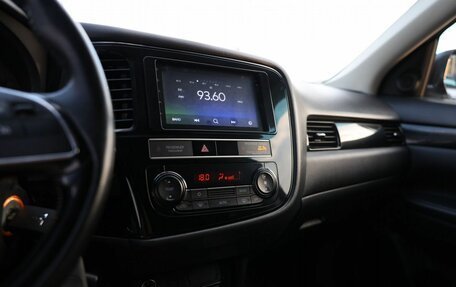 Mitsubishi Outlander III рестайлинг 3, 2019 год, 2 050 000 рублей, 14 фотография