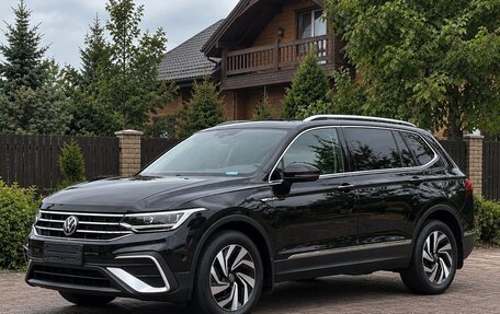 Volkswagen Tiguan II, 2023 год, 2 270 000 рублей, 1 фотография