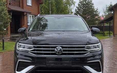 Volkswagen Tiguan II, 2023 год, 2 270 000 рублей, 2 фотография