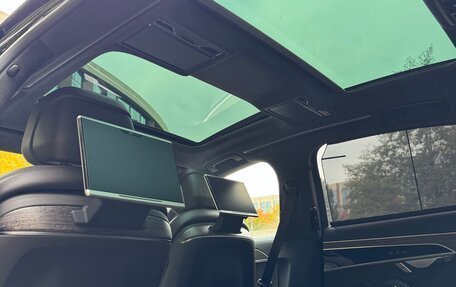 Audi A8, 2019 год, 4 500 000 рублей, 15 фотография